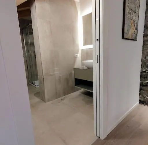 Casa Larius Como
