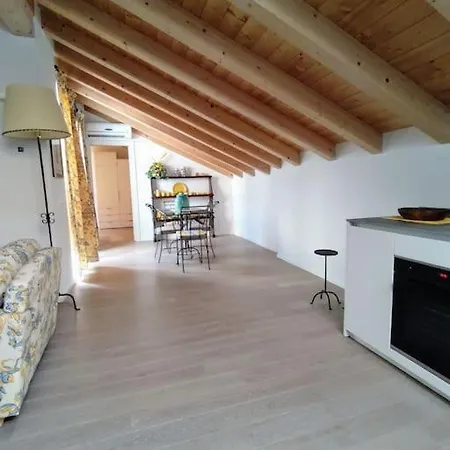 Apartament Casa Larius *